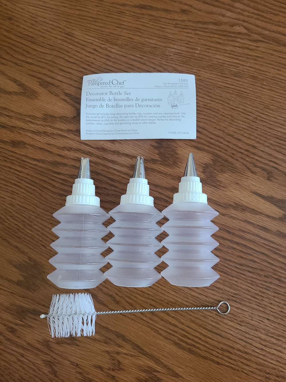 Pampered Chef White Decorator Bottle Set - 3-Pack